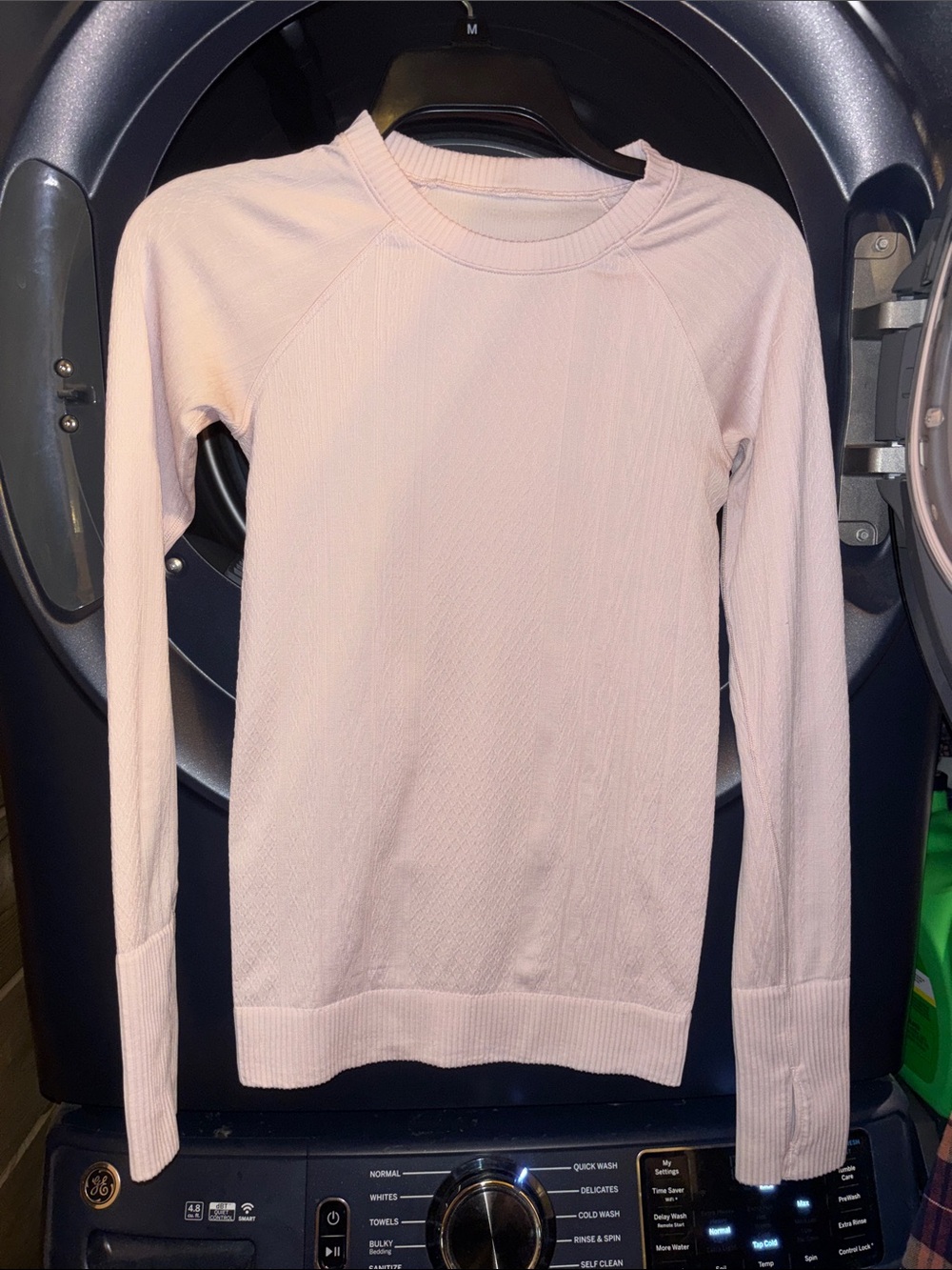 Lululemon Restless Pullover
Strawberry milkshake🍓